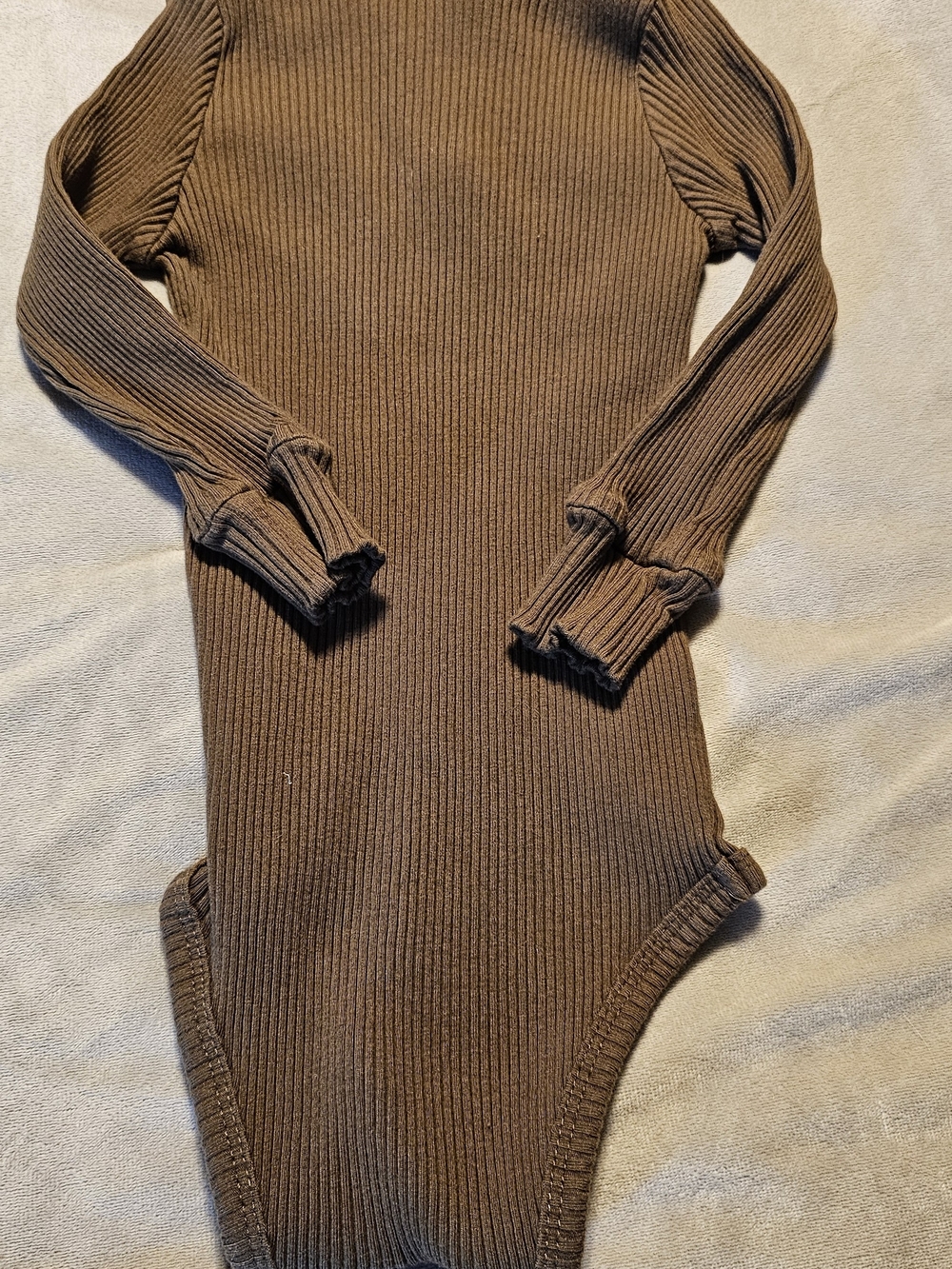 Source Unknown Ribbed Long Sleeve Bodysuit in Dark Green
